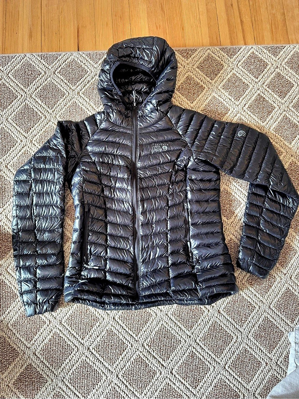 Mountain Hardwear Ghost Whisperer/2 Hoody Hooded Down Puffer Size Medium Black
